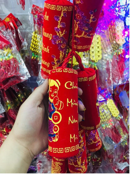 Dây Pháp khổng lồ dài 1m75 có 18 quả chữ Việt Nam trang trí tết cổ truyền