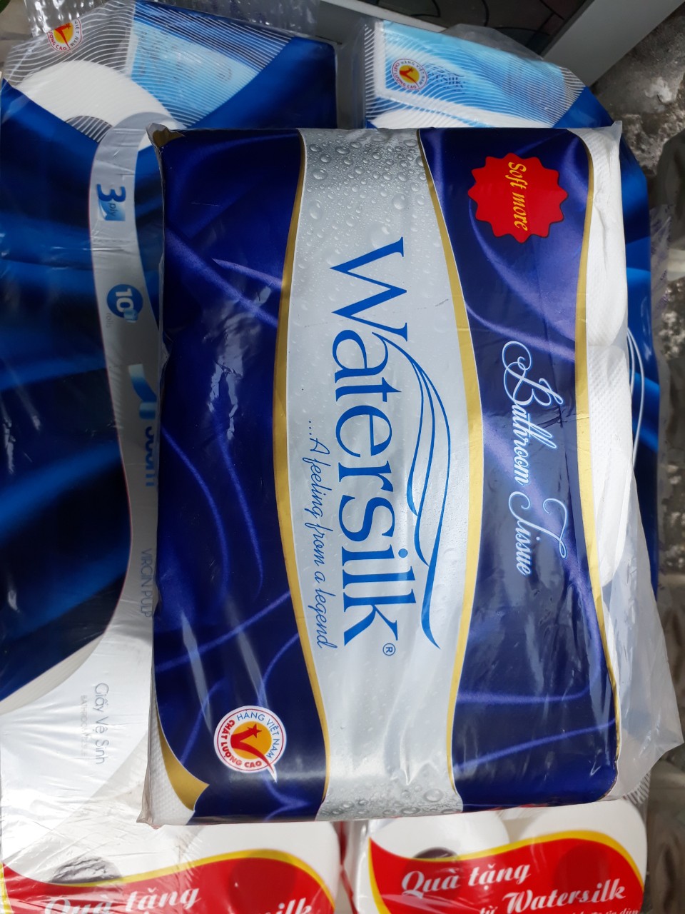 Giấy vệ sinh Watersilk 12 cuộn, mỗi cuộn 2 lớp