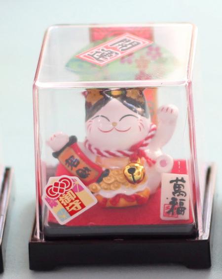 Mèo thần tài hộp cỡ nhỏ 6cm - 6 mẫu