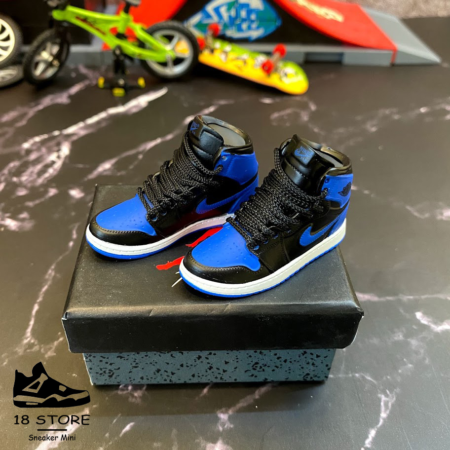 Móc Khóa Giày Jordan ( Tặng Box) - Mô Hình Giày Sneaker Tỉ lệ 1/6
