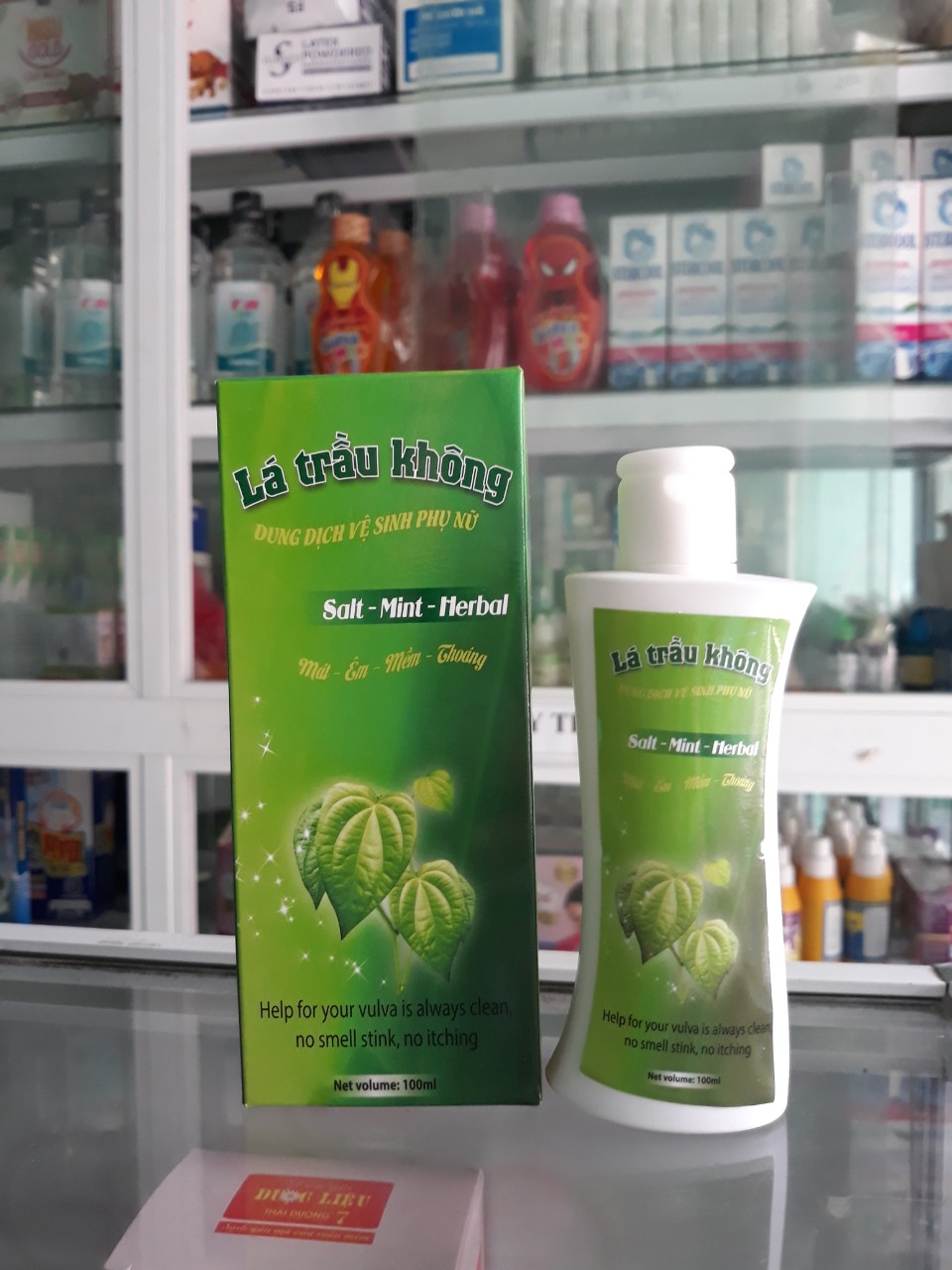 Dung dịch vệ sinh phụ nữ LÁ TRẦU KHÔNG 100ml