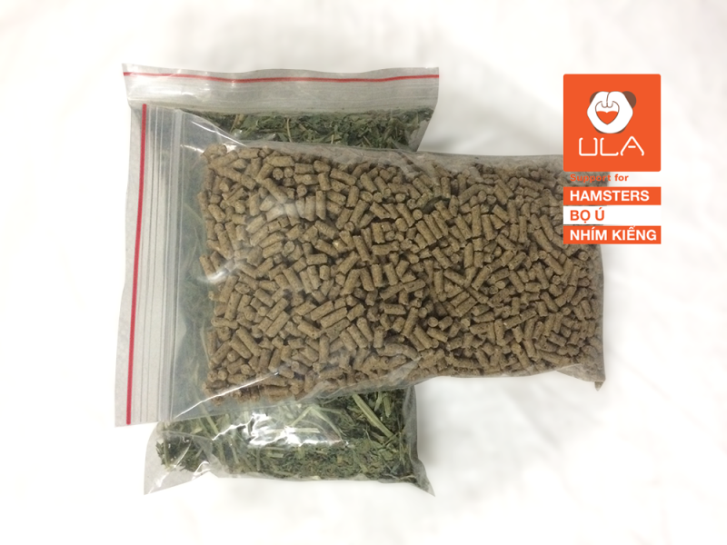 Combo cám + cỏ Alfafa khô dùng thử cho thỏ bọ...