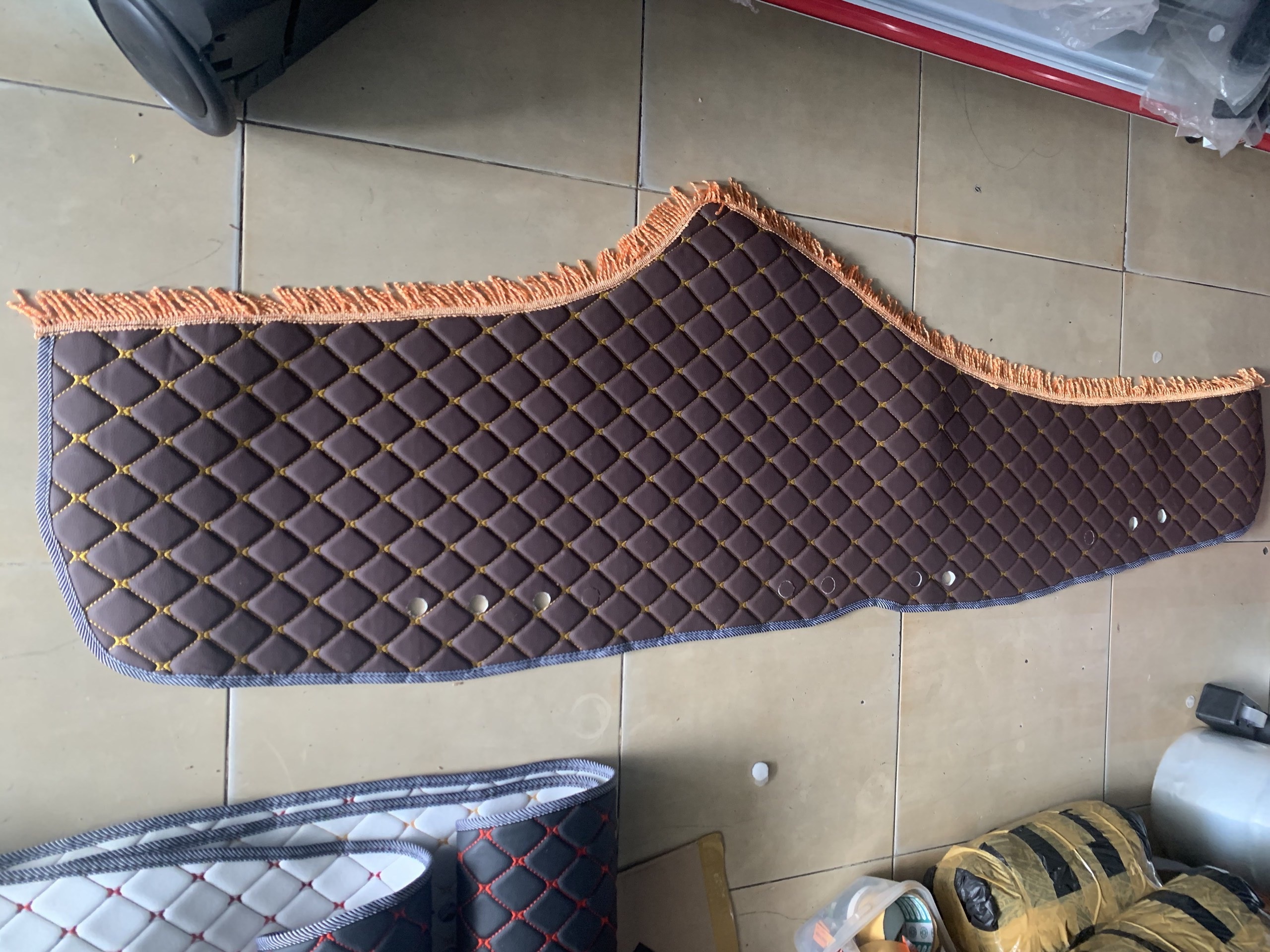 [XE TẢI]Thảm taplo chống nắng đầu kéo mỹ Maxforce Cascadia