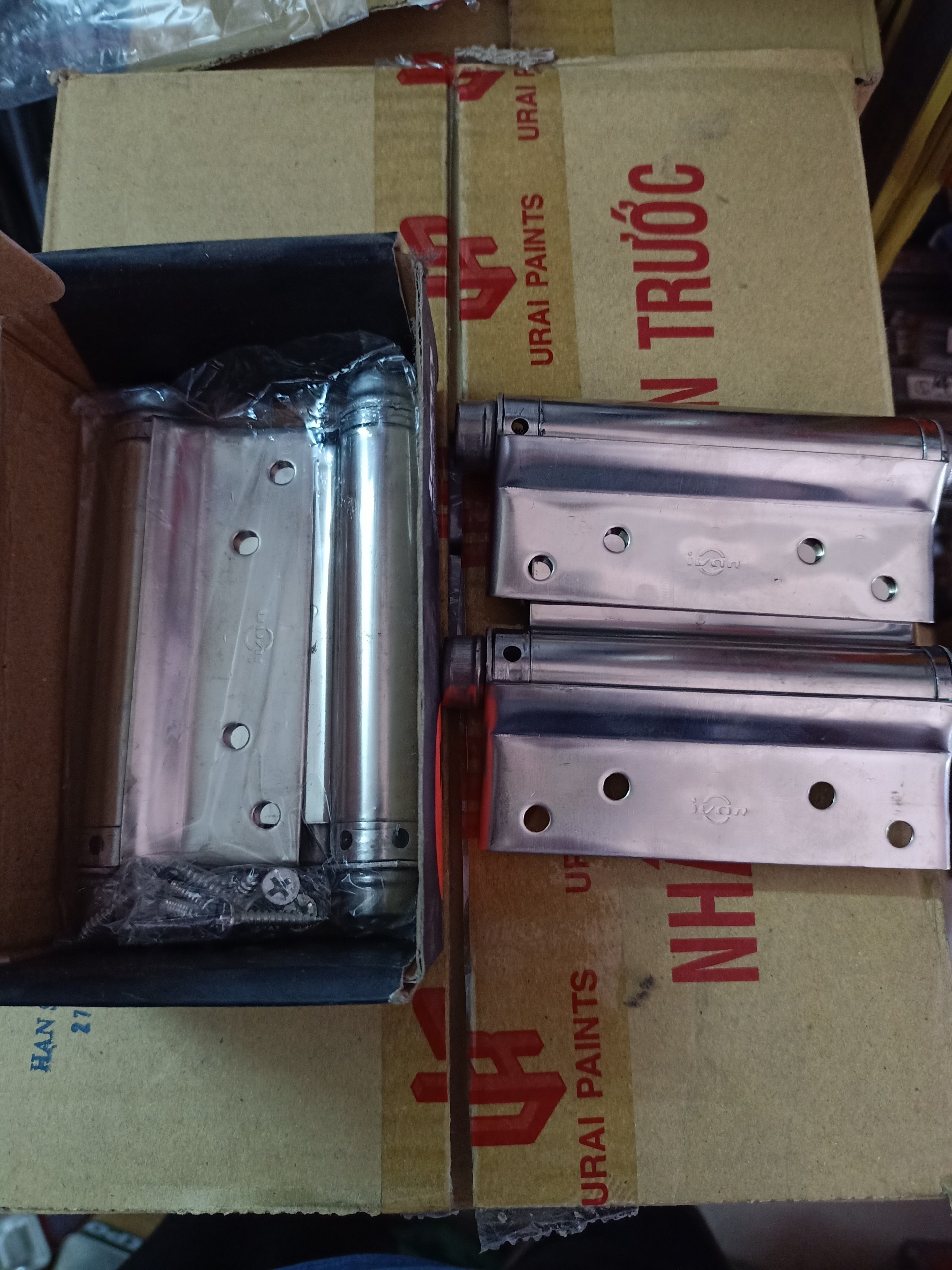 BẢN LỀ CỬA TỰ ĐỘNG INOX 2 CHIỀU IVAN , VICKINI (2 CÁI)