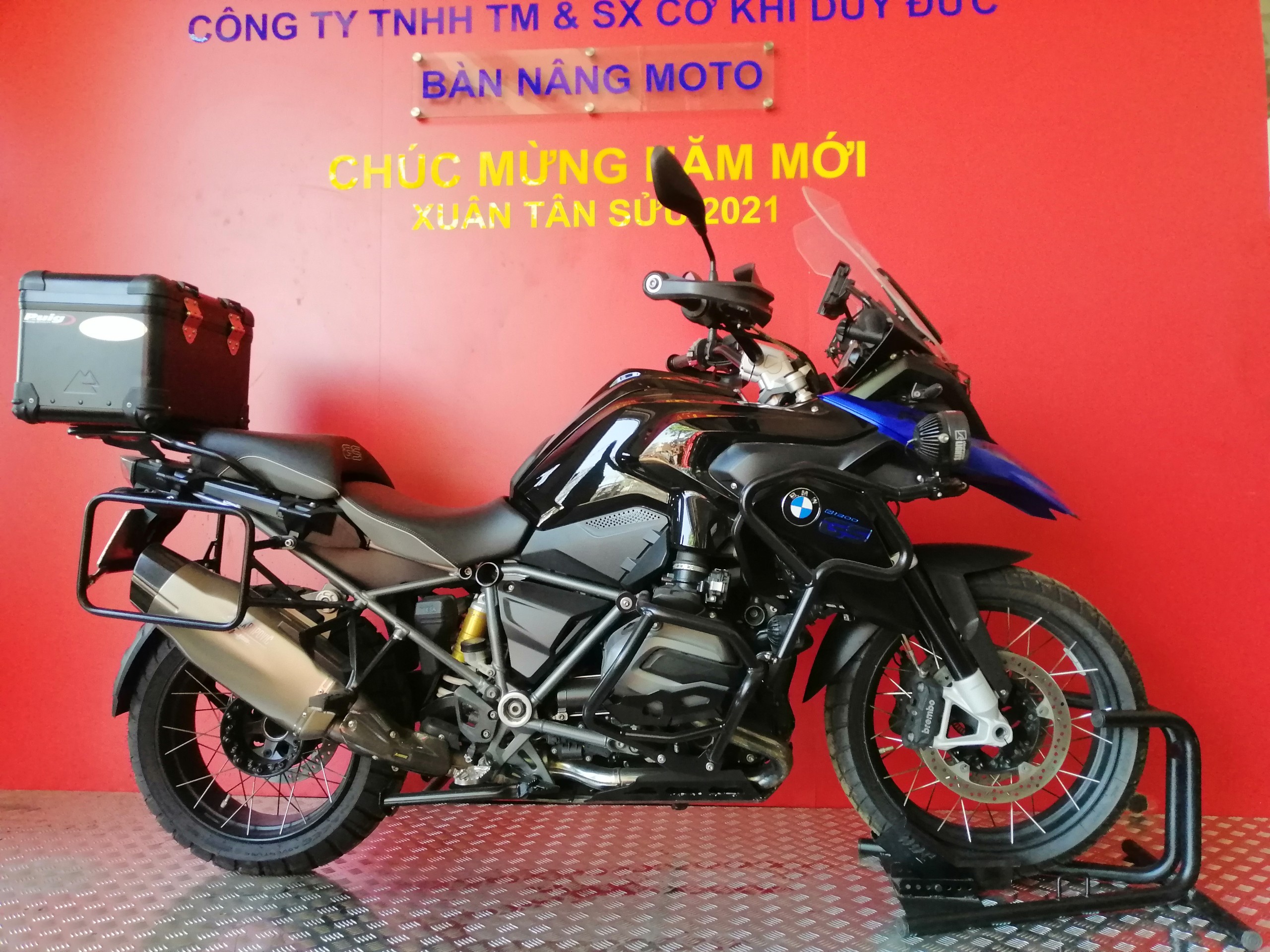 DỤNG CỤ KẸP BÁNH XE MOTO