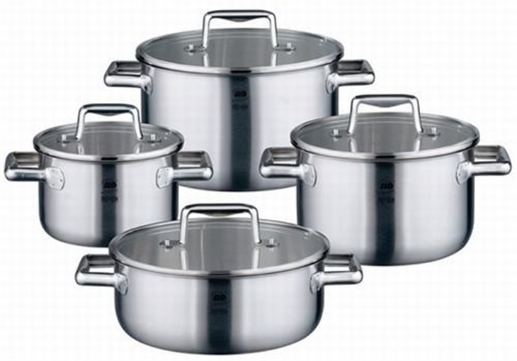 Bộ nồi từ Elo Multilayer sử dụng chất liệu inox 18/10 loại inox không bị oxy hoá, có thể sử dụng lâu dài an toàn cho sức khỏe