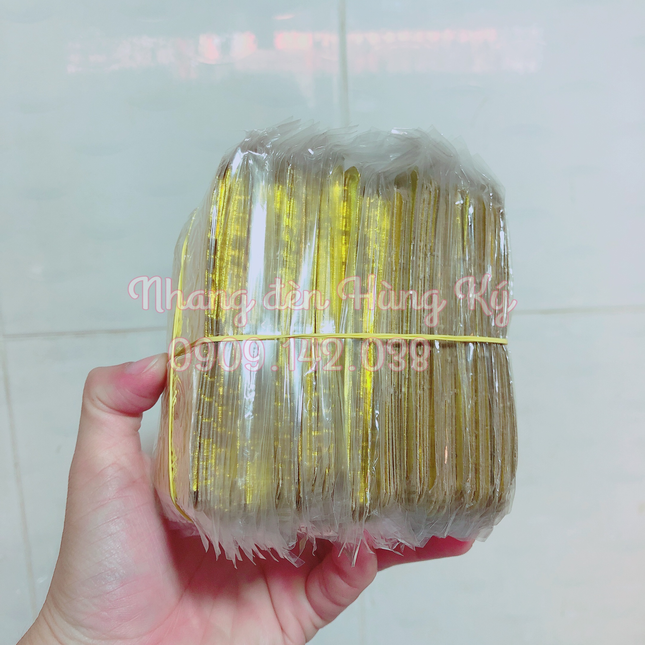 Hàng mã vàng quốc tế hay vàng thẻ lớn