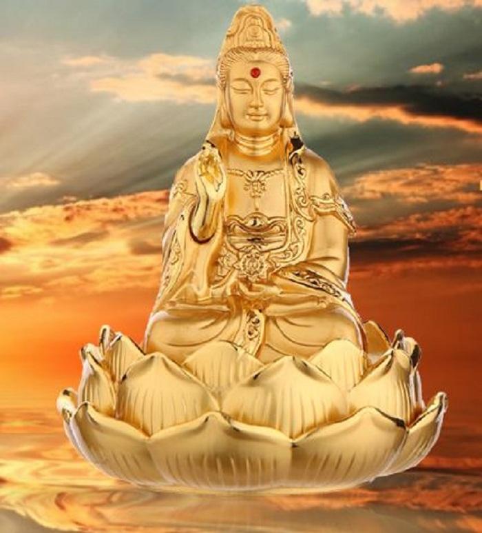 Tượng phật bà quan âm để xe ô tô kèm nước hoa