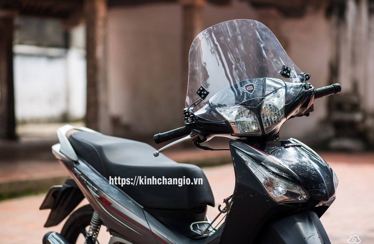 Kính Chắn Gió Xe FUTURE - KC100FT