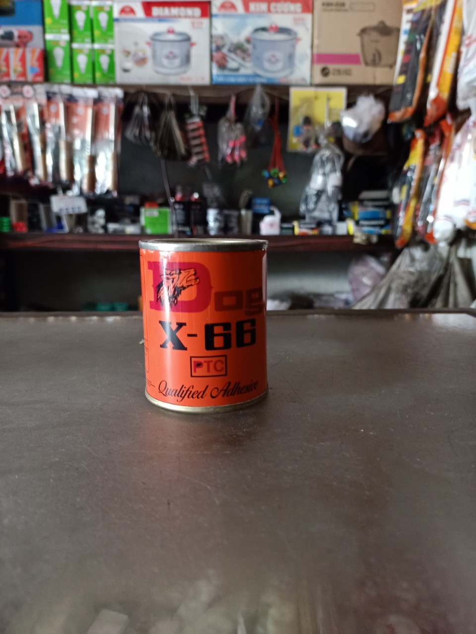 Keo dán đa năng con chó x66 - 100g