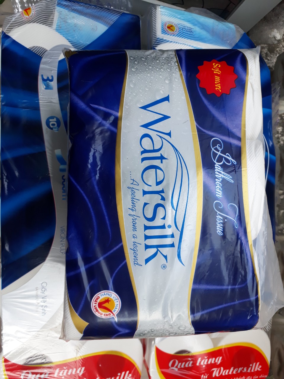 Giấy vệ sinh Watersilk 12 cuộn, mỗi cuộn 2 lớp