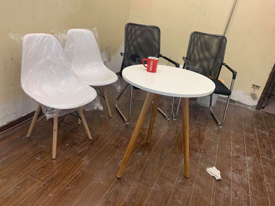 Bàn trà chân gỗ Tần bì Liki Decor  D60