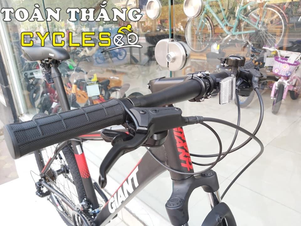 Xe đạp thể thao GIANT ATX 618 2020