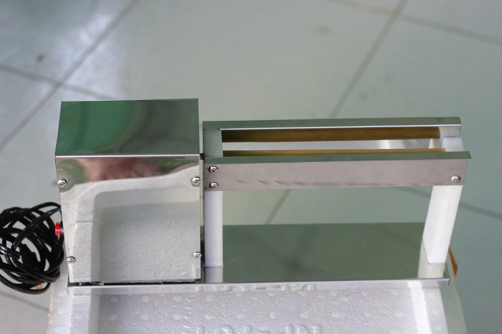 [HCM]Máy bóc vỏ trứng cút - máy lột vỏ trứng cút mini