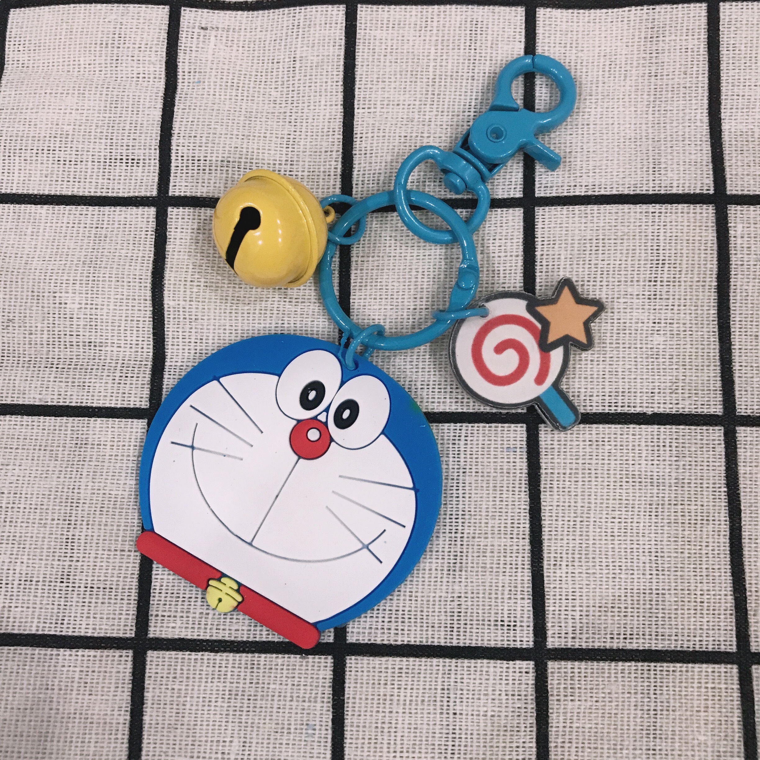 Móc Khoá Silicon Kèm Chuông Doremon Doraemon