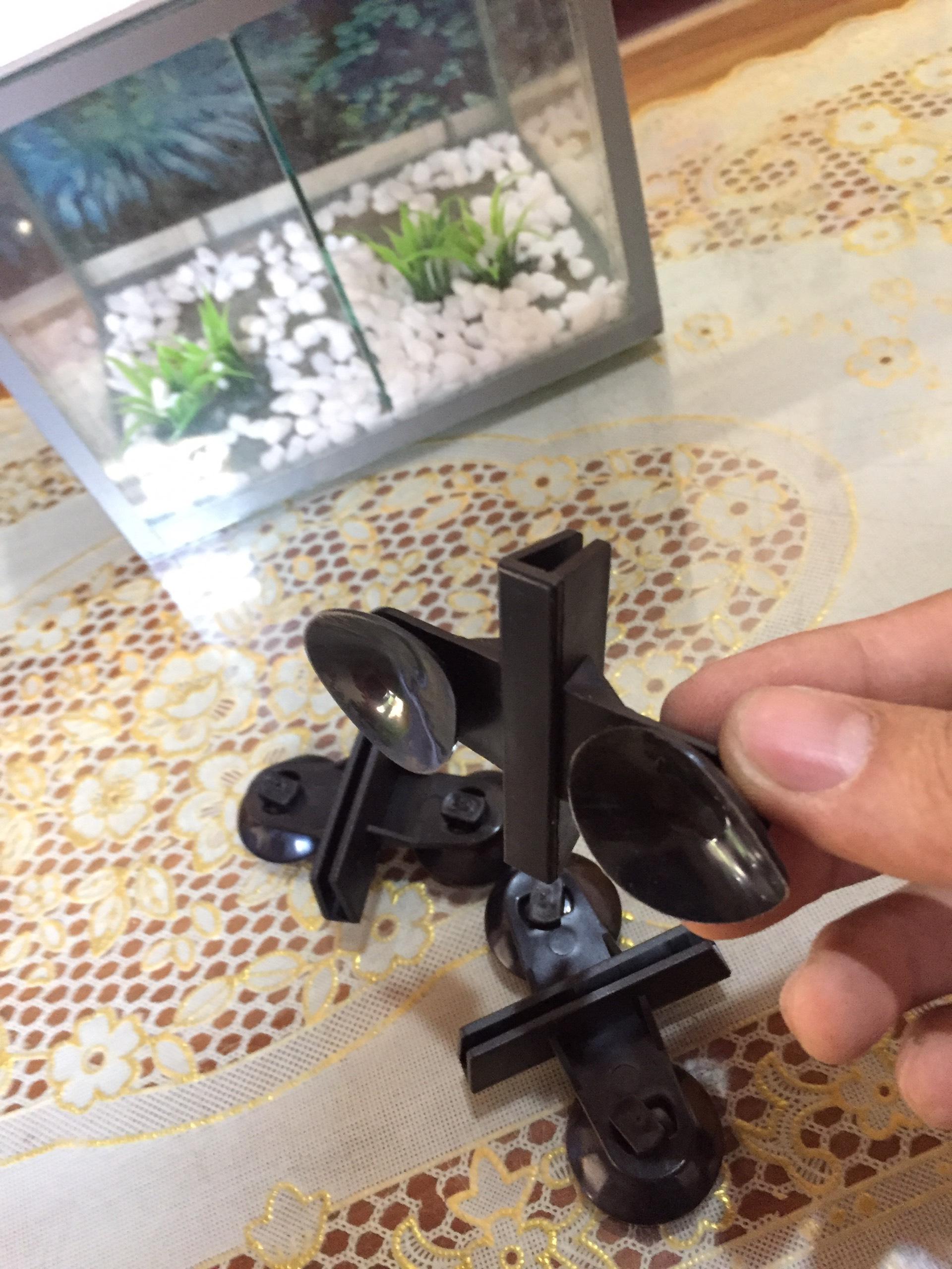 Hít kính ngăn bể cá, ngăn đôi bể kính- 2 cái