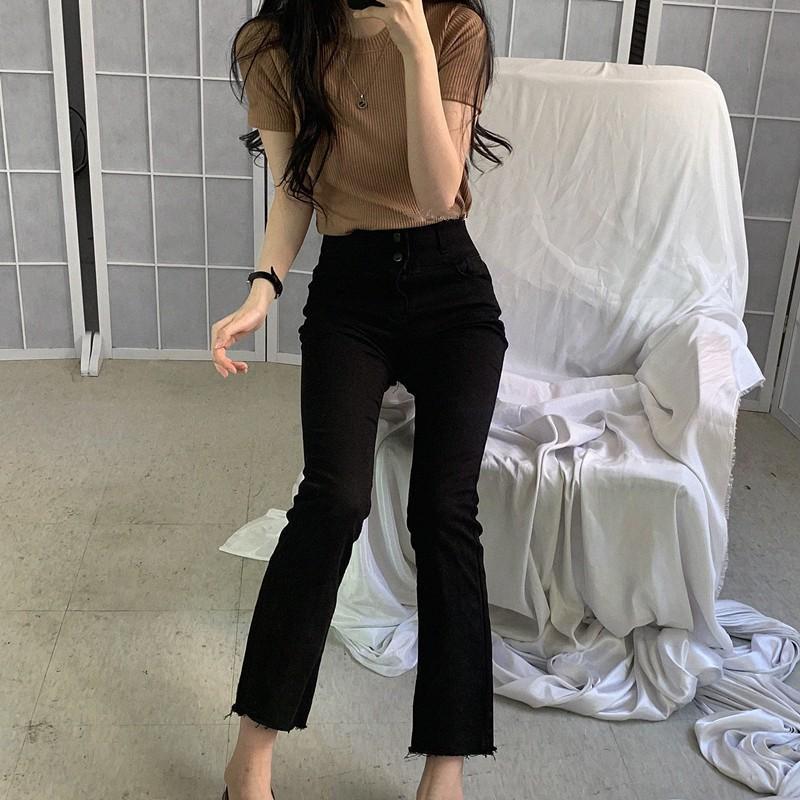 Áo thun nữ cổ tròn