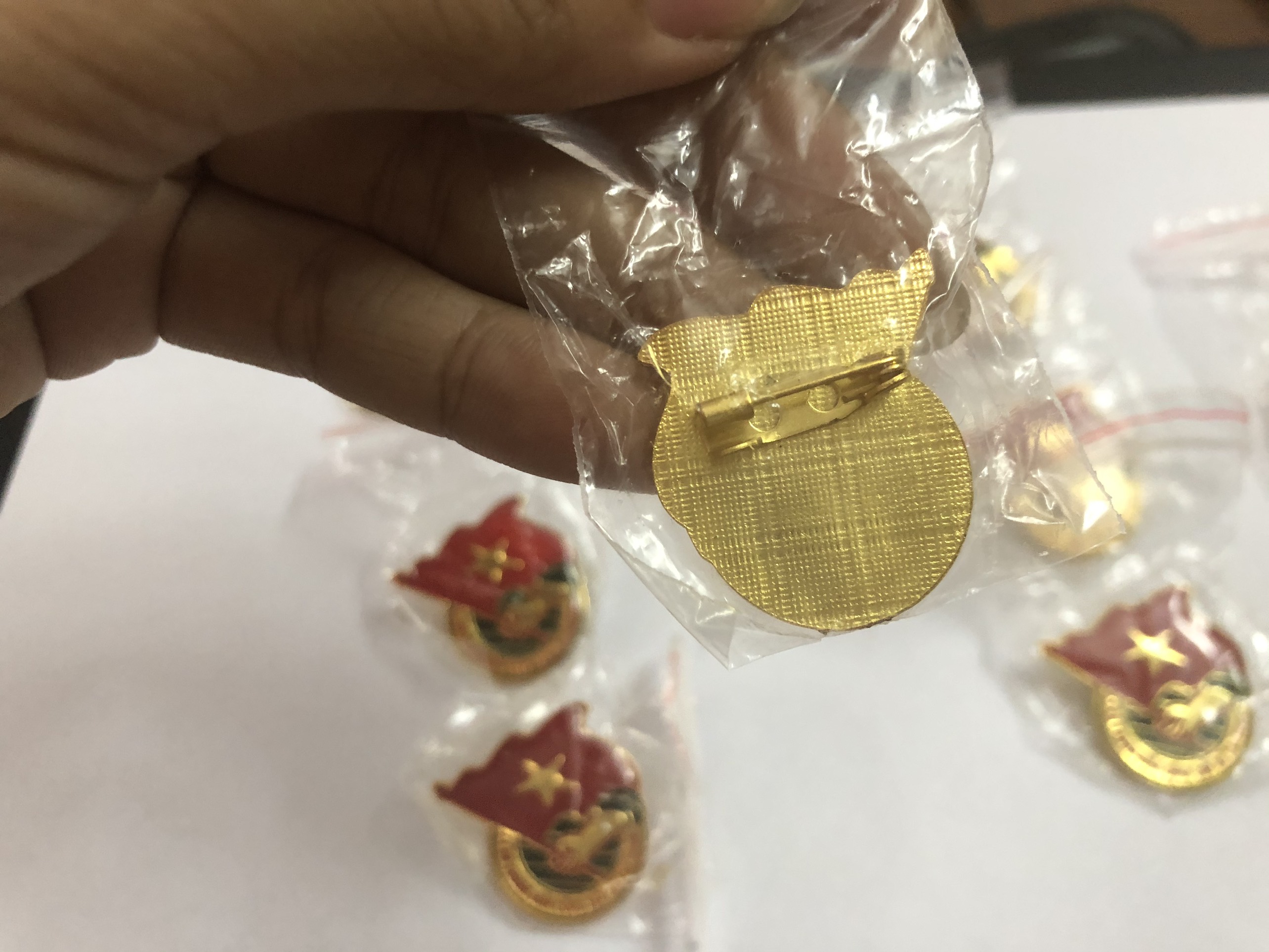 Set 10 huy hiệu đoàn loại tốt