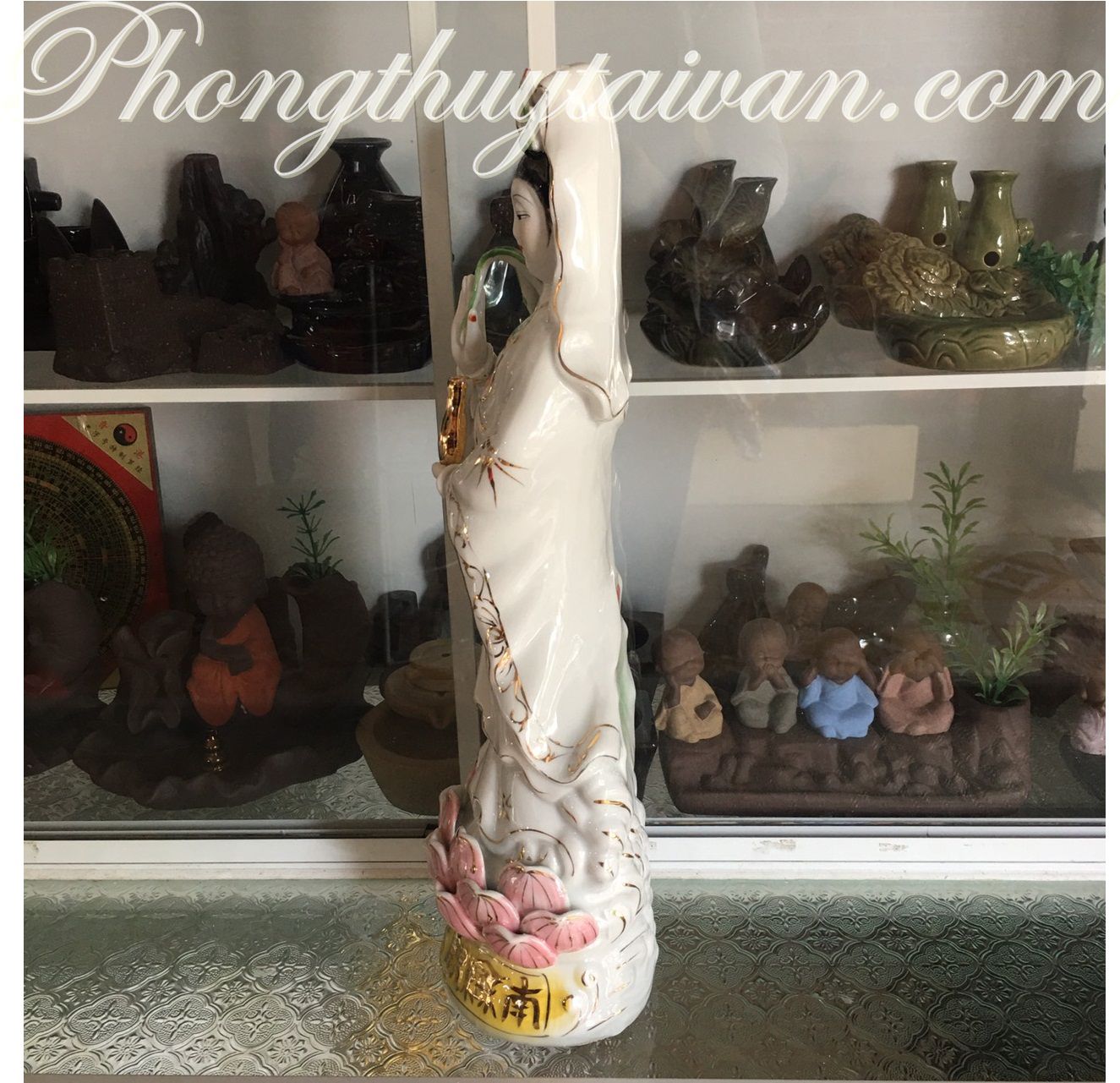 Phật Quan Âm Đứng Tòa Sen