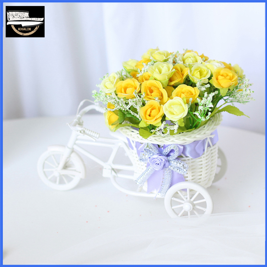 Giỏ Hoa giả trang trí để bàn hoa hồng giỏ hình xe
