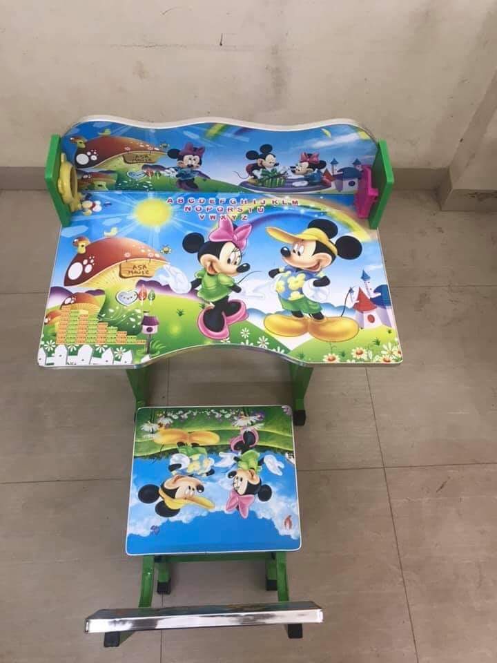 Bàn học sinh cho bé cấp 1(màu ngẫu nhiên)