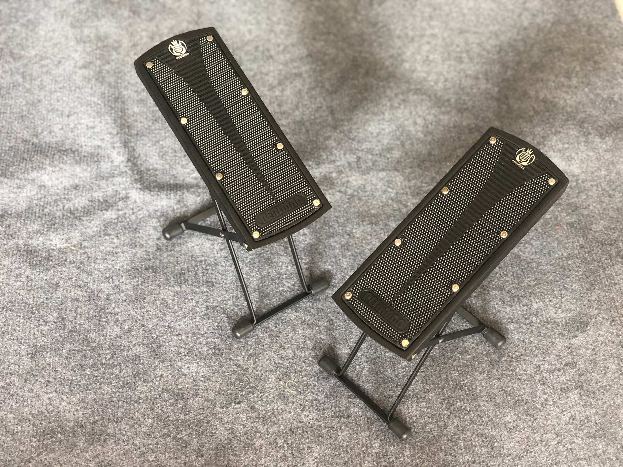 Ghế gác chân chơi guitar Perlman