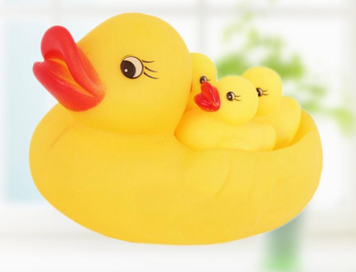 Combo Đàn vịt thả bồn tắm 1 mẹ 3 con cho bé