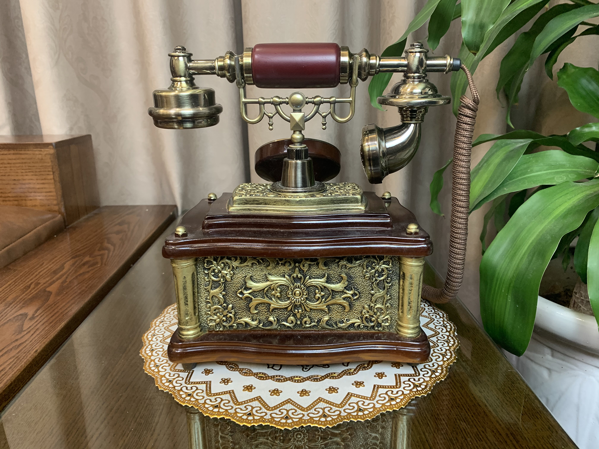 Điện thoại bàn Tân Cổ Điển (DÙNG SIM DI ĐỘNG)