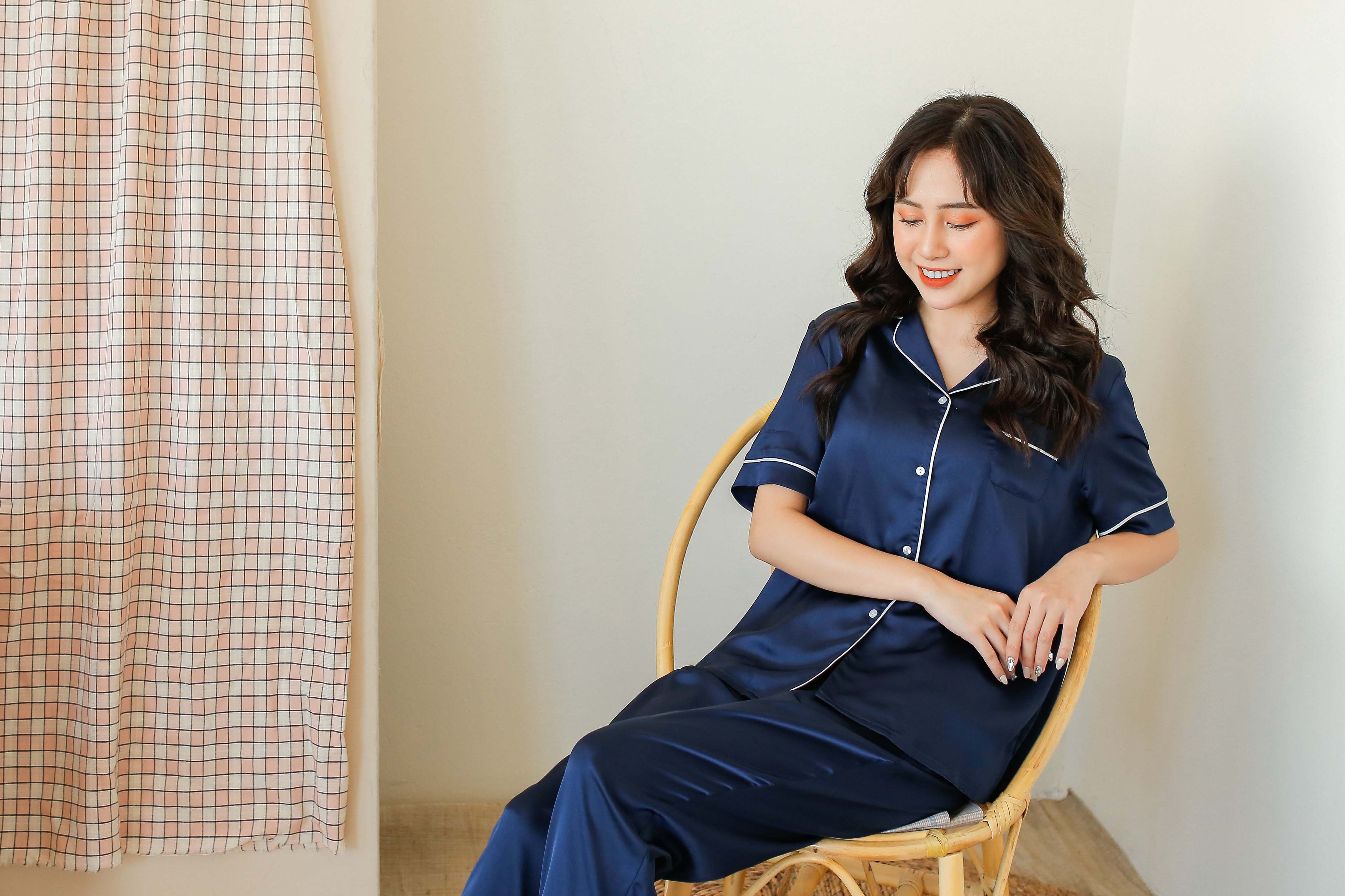 Bộ Pijama lụa trơn MOMOJAMA cộc tay dài chân - Navy
