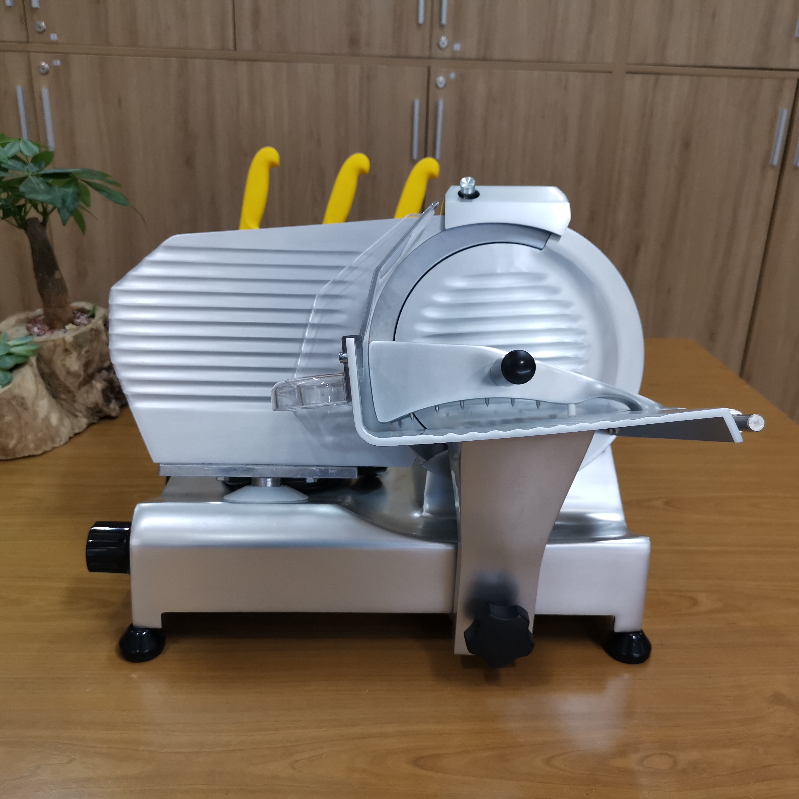 Máy thái thịt lát SAP AF220AEX (Made in Italy)