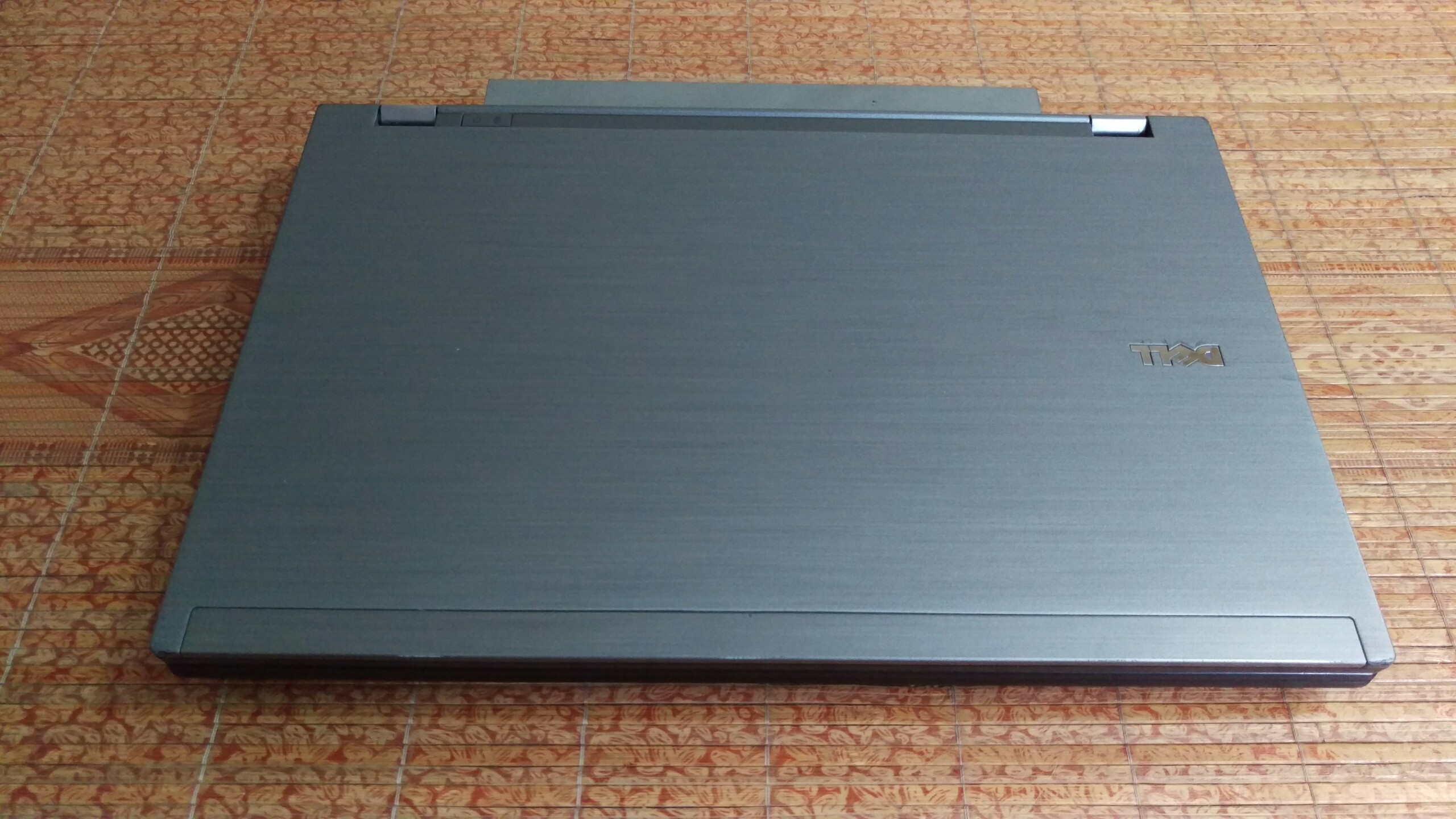 Laptop Dell Latitude E4310 Intel Core i5 2.6Ghz Ram 4G ổ cứng SSD 120G