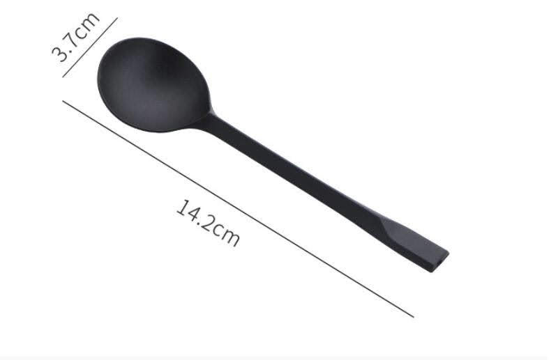Thìa nhựa dùng một lần