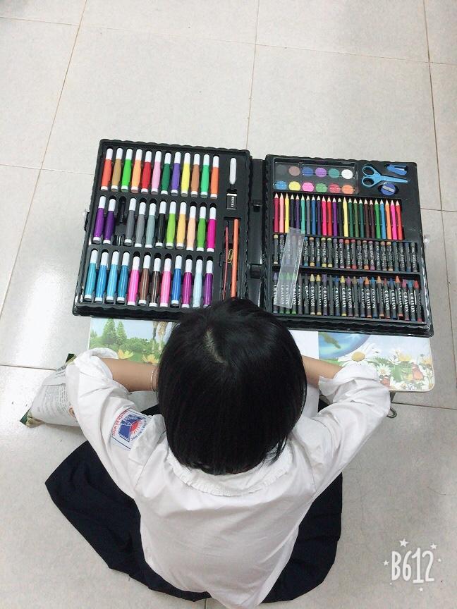 Hộp bút màu 150 chi tiết cho bé