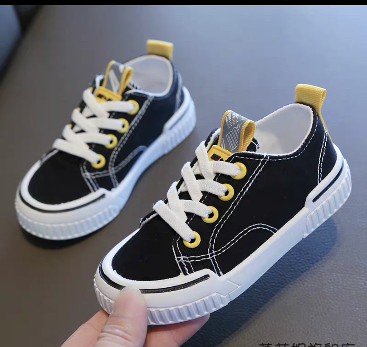 Giày Sneaker Vải Cho Bé Trai Bé Gái