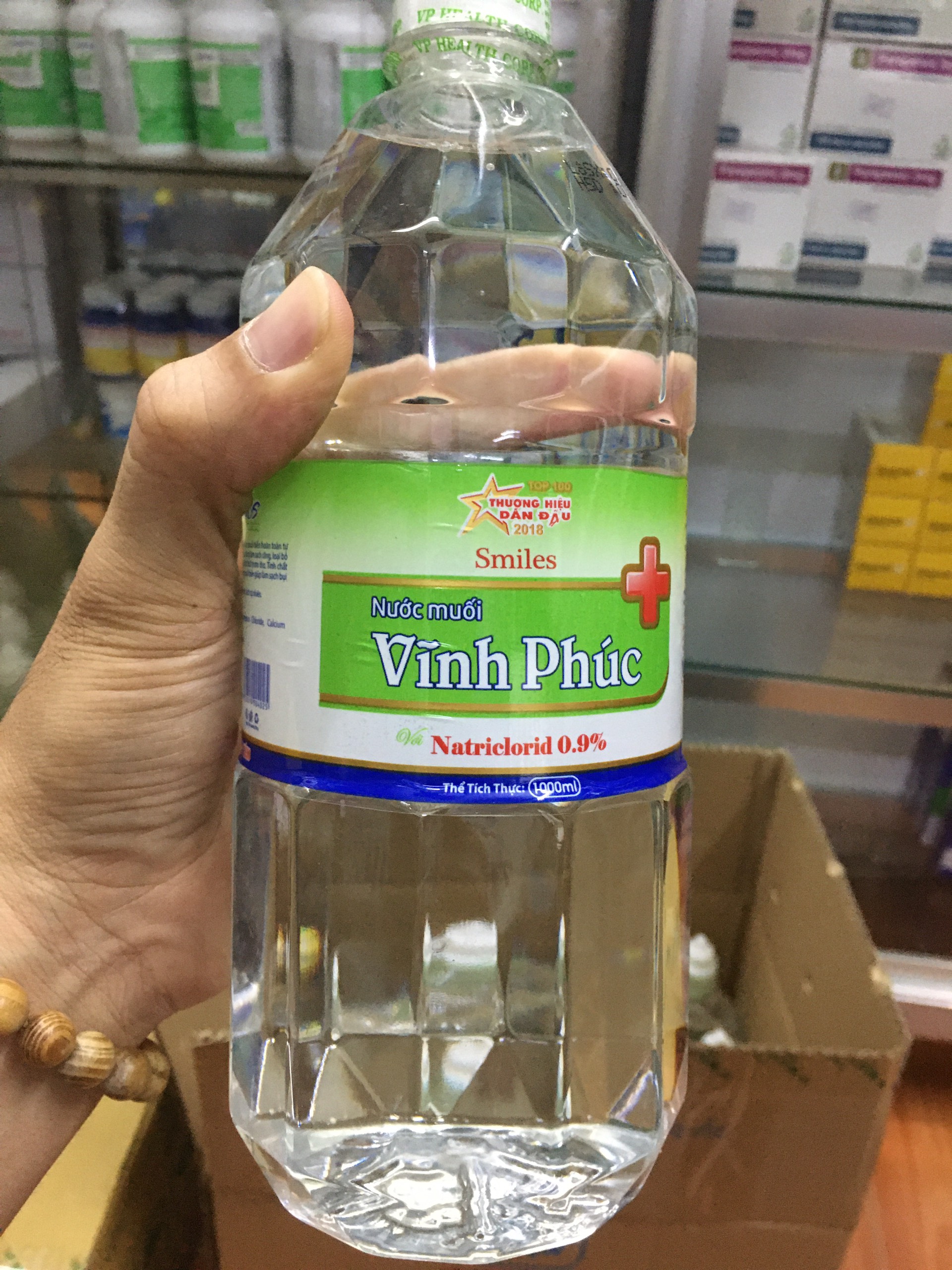 Nước Muối Sinh Lý Vĩnh Phúc Natri Clorid 0.9% Rửa Mũi Sát Khuẩn Chai 1000ml