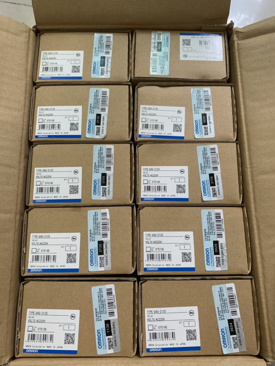 [HCM]Relay luân phiên G4Q-212S AC220