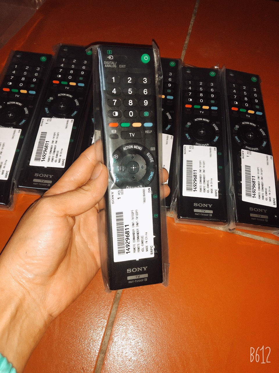 ĐIỀU KHIỂN SONY TX100P DÙNG CHO DÒNG W800C VÀ TƯƠNG THÍCH NHIỀU DÒNG KHÁC ZIN THEO MÁY