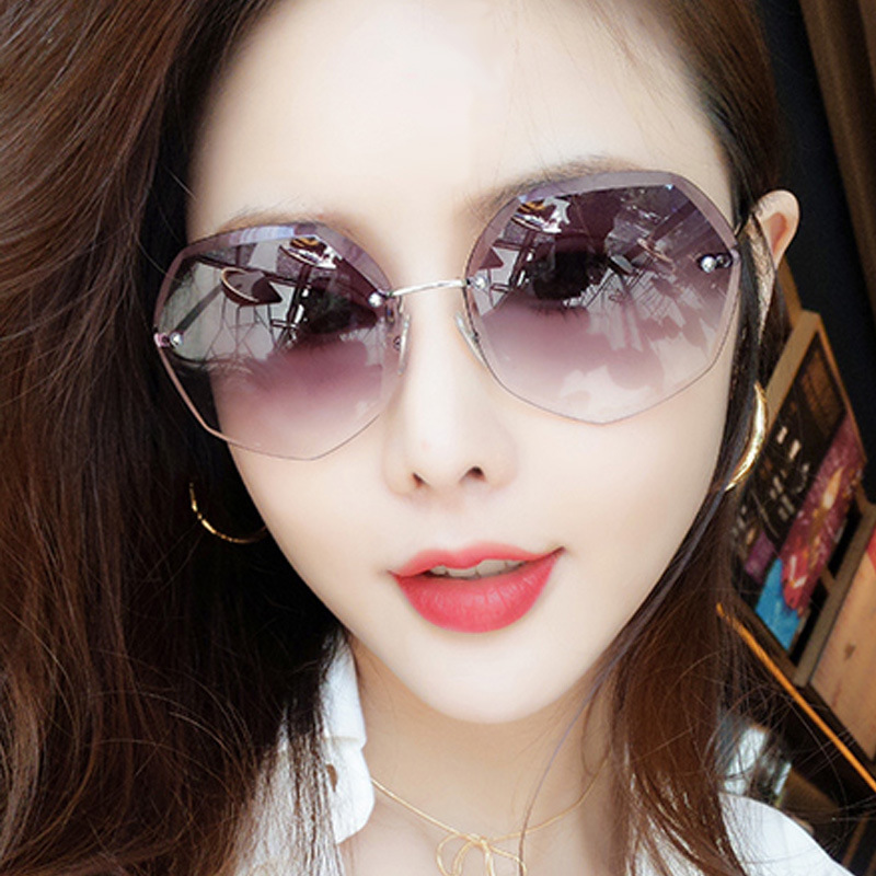 KÍNH THỜI TRANG NỮ KIỂU MỚI HAVI BOSS