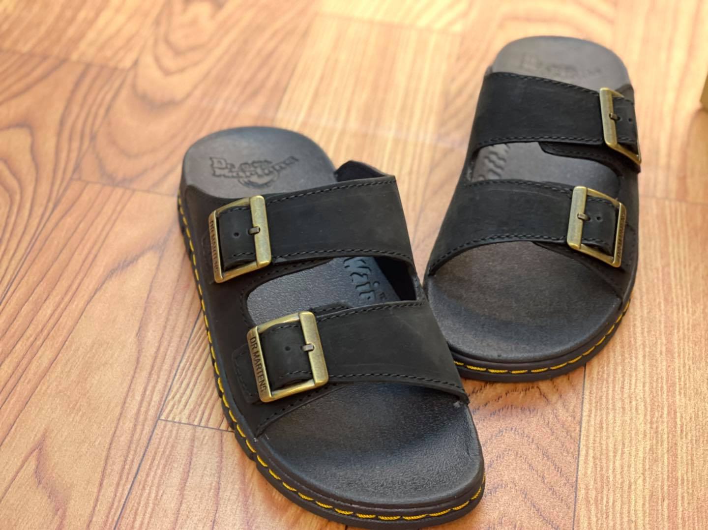 [HCM]Sale Off Dép Quai Ngang Doctor martens