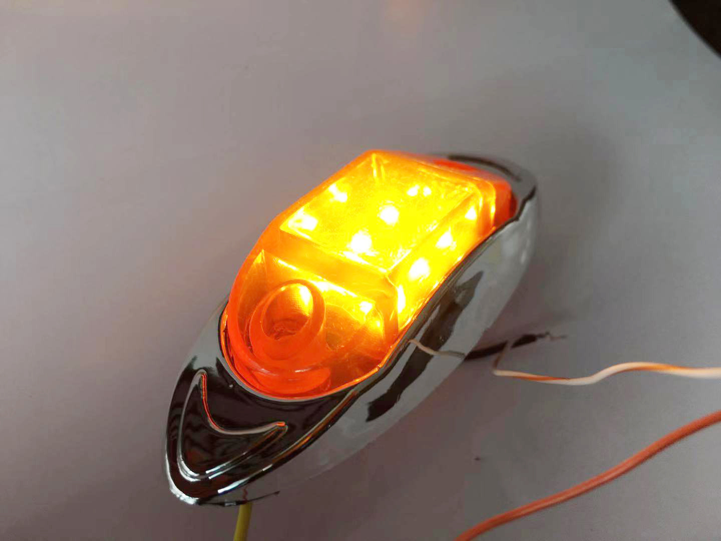 Bộ 02 Đèn Sườn Con Cá - 12V - 24V