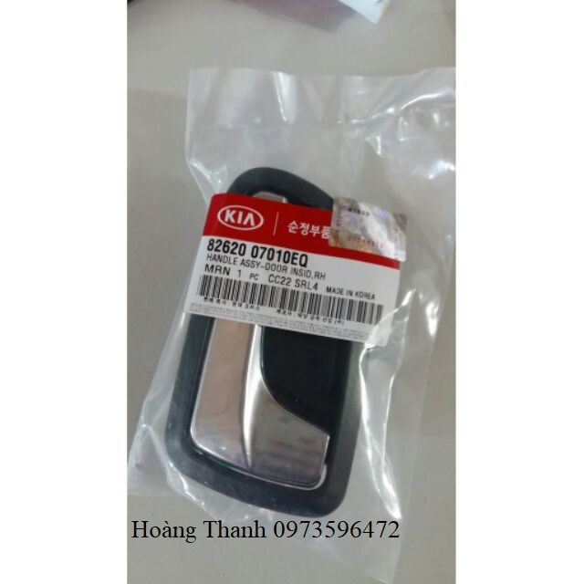 Tay mở cửa trong kia morning