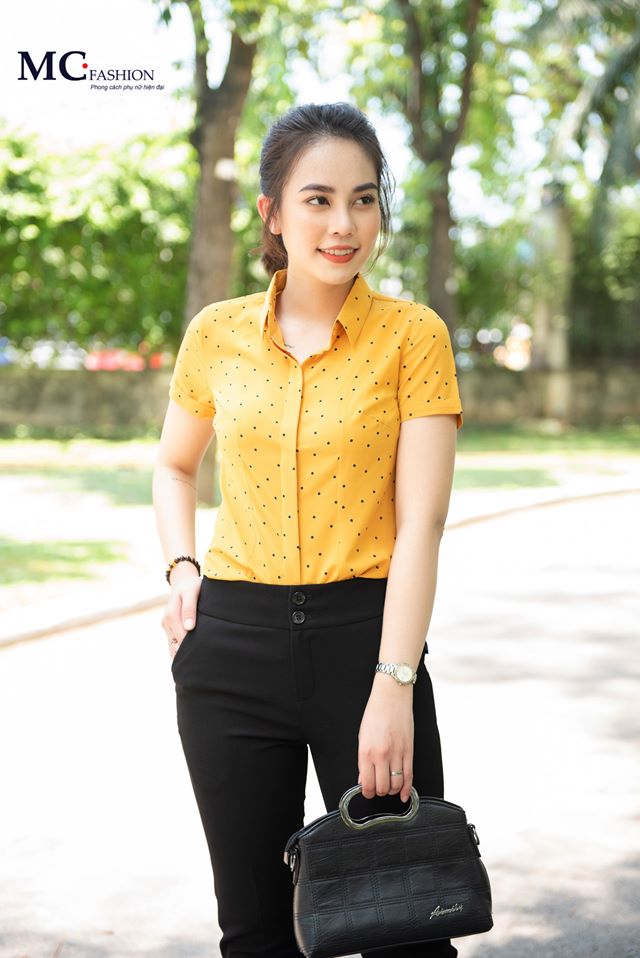 Áo sơ mi công sở họa tiết chấm bi ngắn tay (A0257)