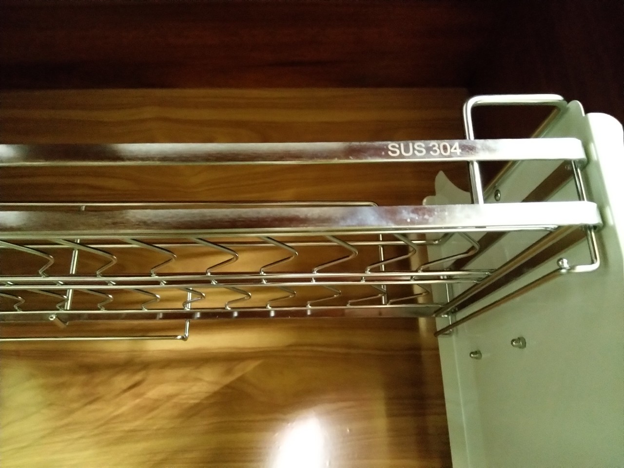 Giá bát nâng hạ chất liệu inox 304