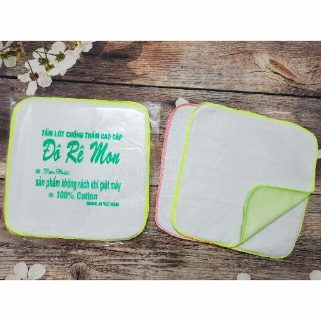 Chiếu lót đái Doremon cho bé giặt được bằng máy (1 chiếc)