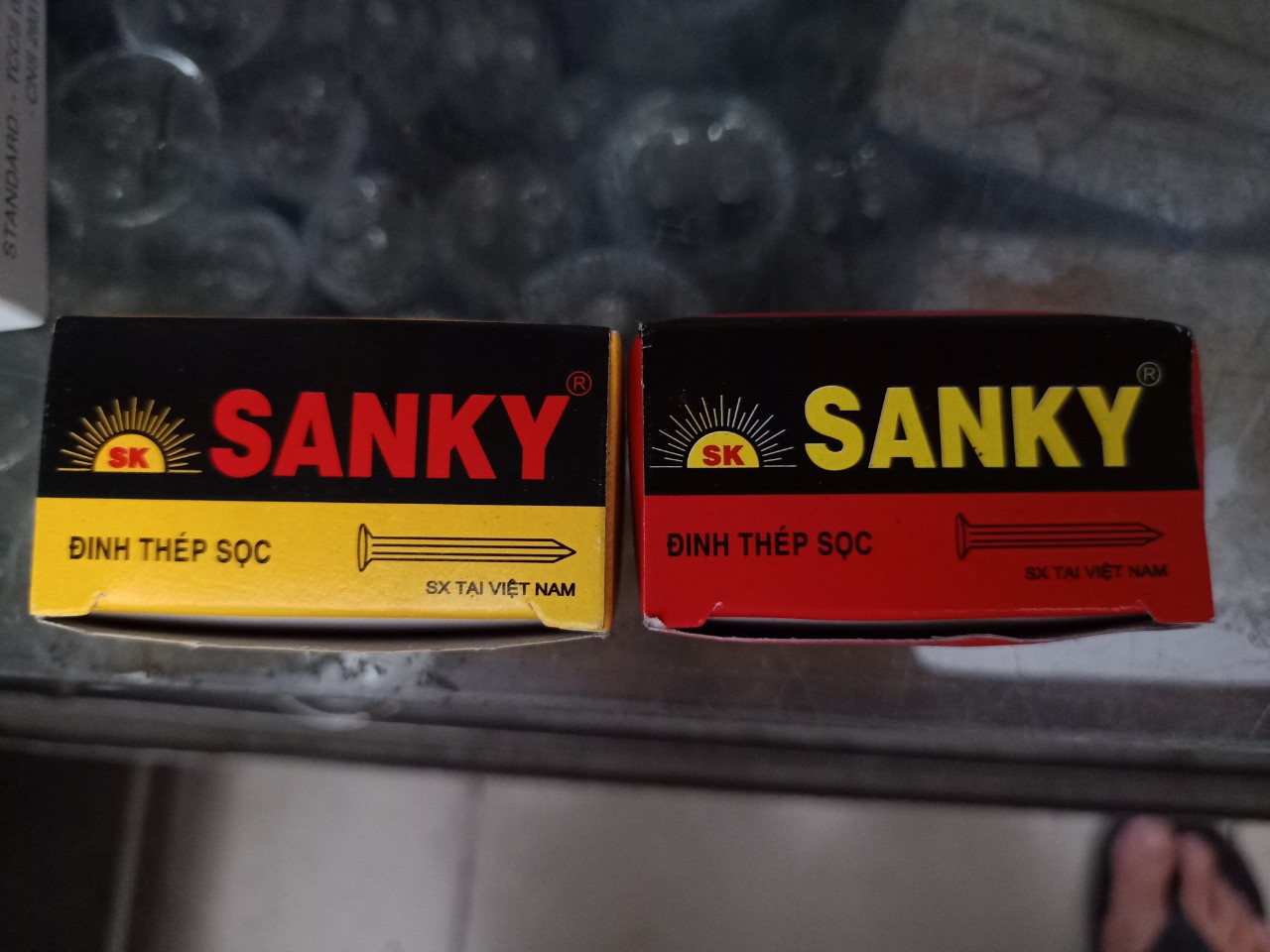 Đinh thép đóng tường sanky