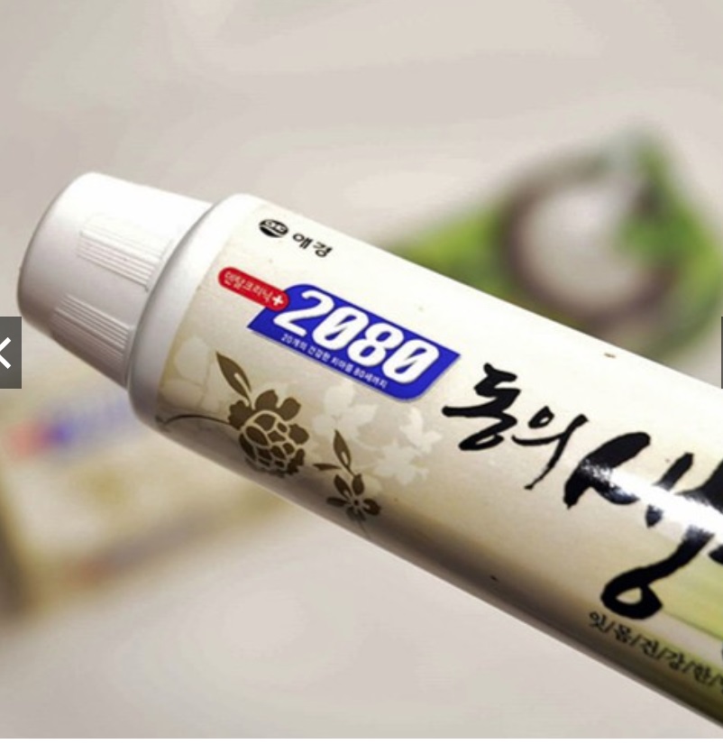 Kem đánh răng muối thảo dược Hàn Quốc 120g