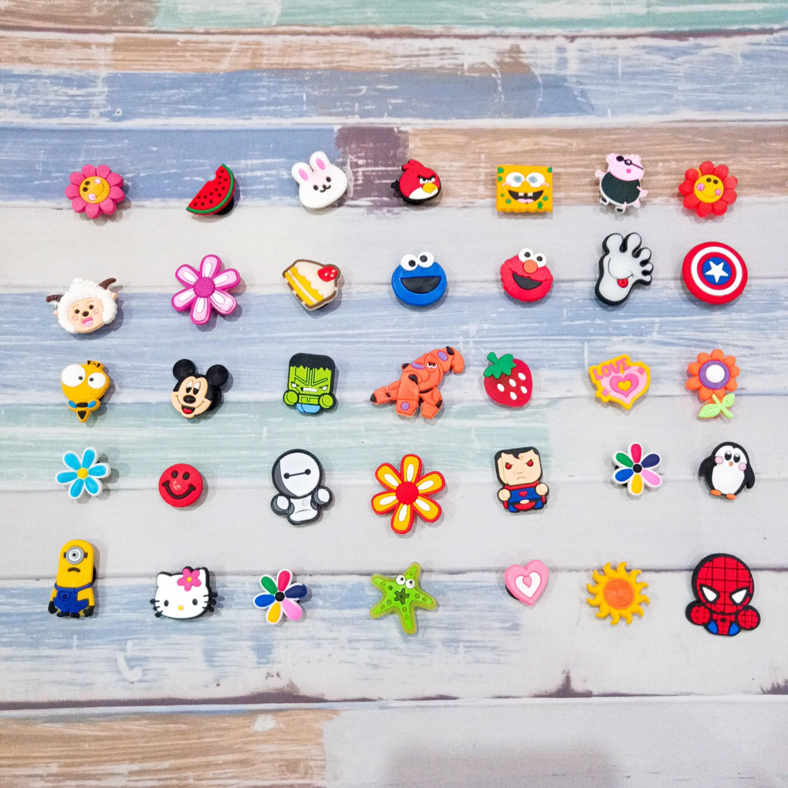 Set 10 Sticker 2D gắn dép sục Crocs