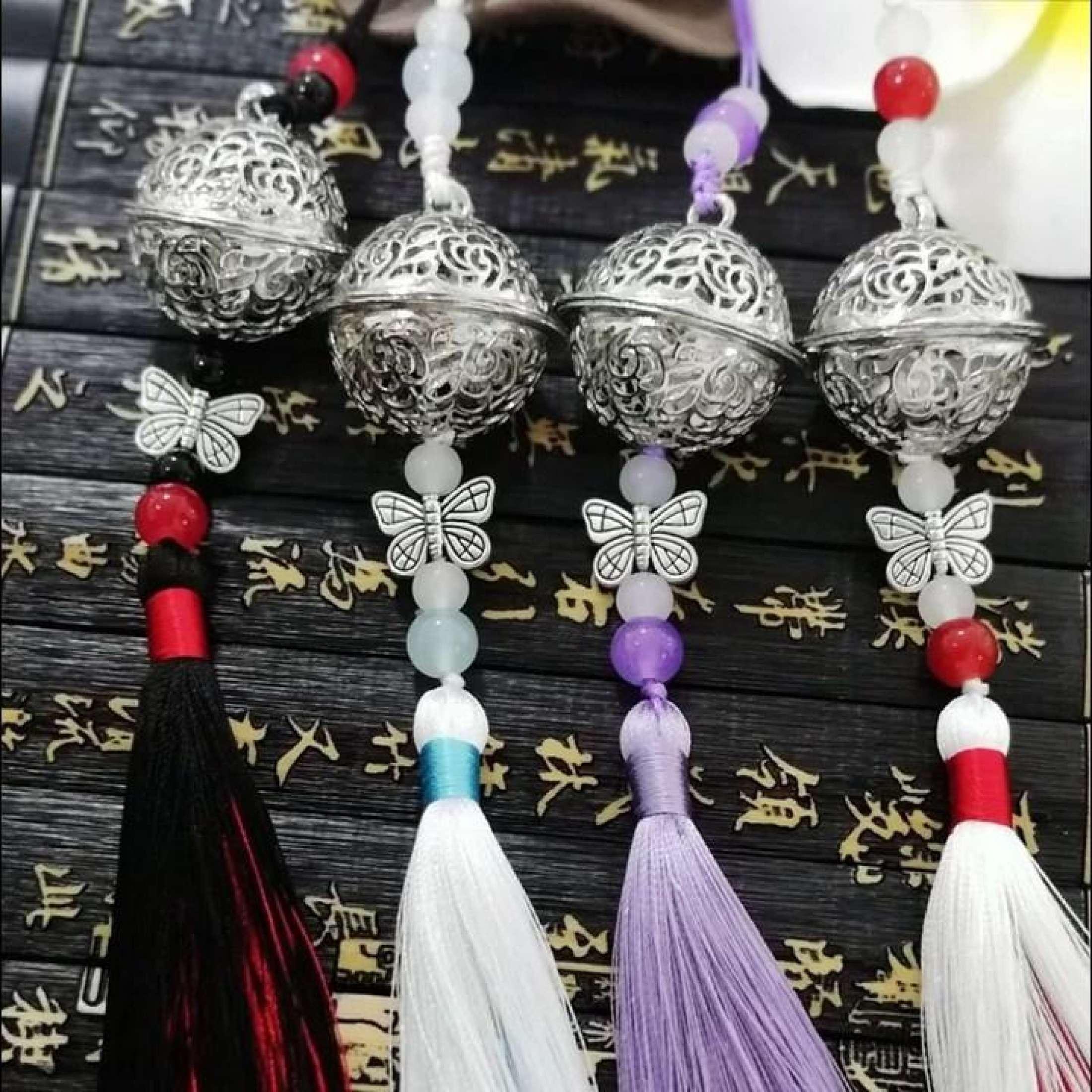 Móc khóa ma đạo tổ sư tua rua gắn chuông giang gia (gắn điệp) bạc cung linh chuông bạc giang gia phong cách cổ trang Trung quốc cổ đại phim Trần Tình Lệnh Lam Vong Cơ Ngụy Vô Tiện Tiêu Chiến Vương Nhất Bác