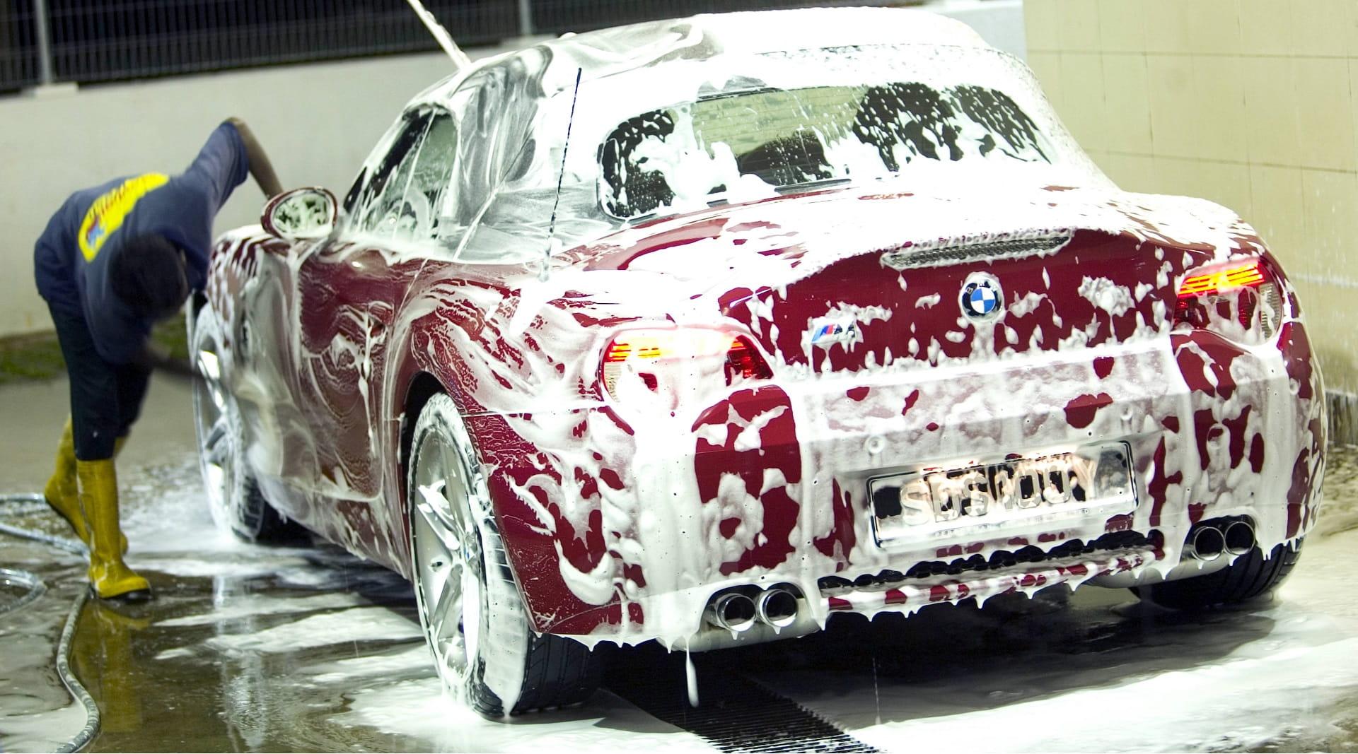 Tạo bọt rửa xe thân thiện Lowell Car Wash