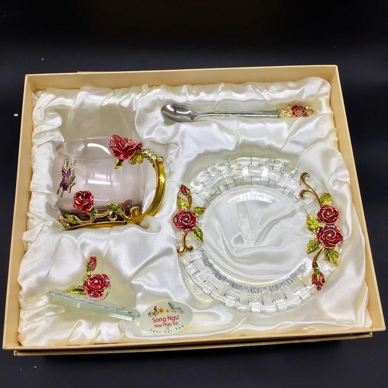 Hộp quà bộ cốc (ly) đĩa thủy tinh enamel HOA HỒNG ĐỎ- SONG NGƯ HOA THẢO TRÀ